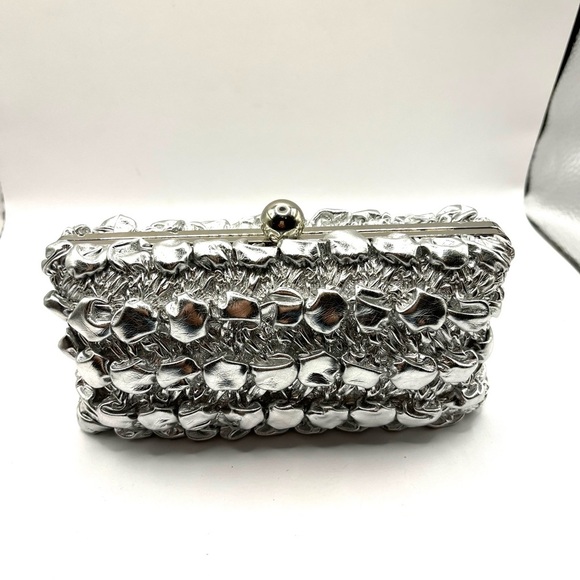 Silver Textured Clutch Puffy Evening Bag with Chain Strap Vintage - Picture 2 of 10